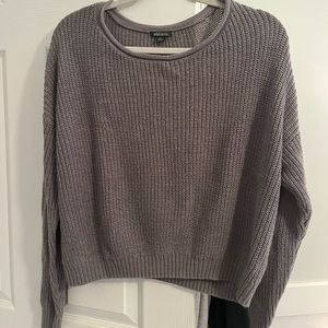 women’s cropped grey sweater